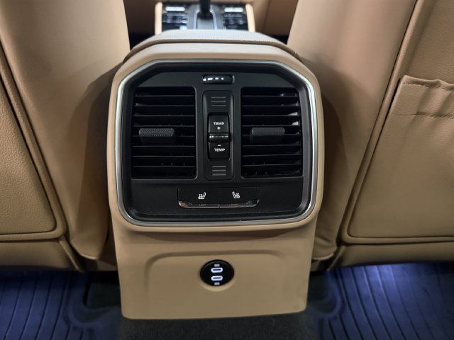 Certified 2026 Porsche Macan AWD/4WD image 30