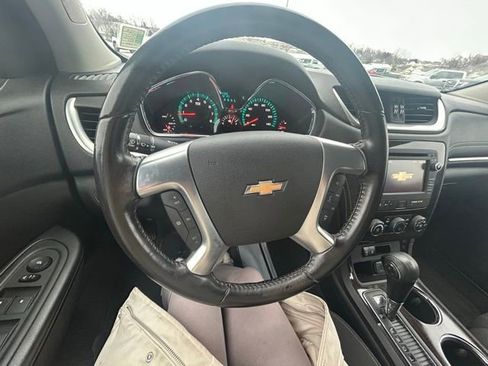 Used 2017 Chevrolet Traverse LT image 11