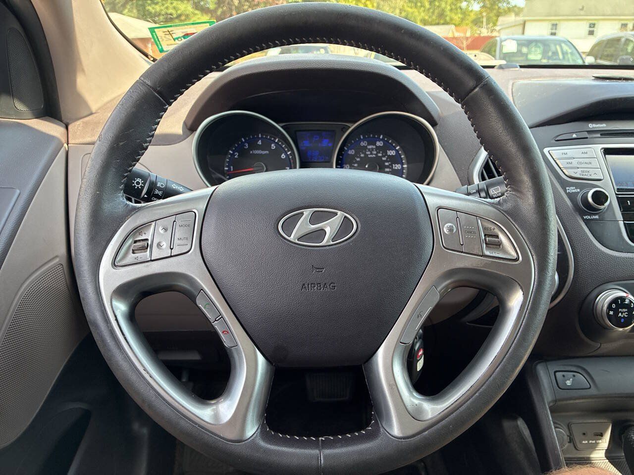 Used 2011 Hyundai Tucson GLS AWD/4WD image 10