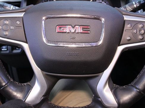 Used 2018 GMC Acadia SLT image 23