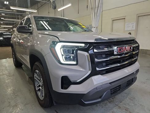 Used 2026 GMC Terrain Elevation AWD/4WD image 3