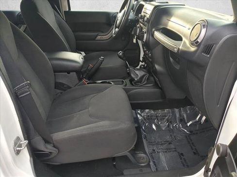 Used 2013 Jeep Wrangler Unlimited Sport image 21