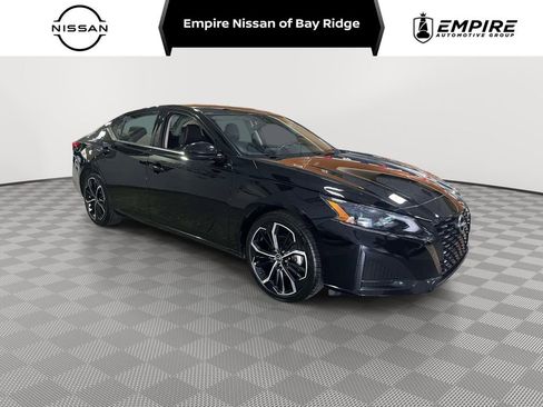 Used 2024 Nissan Altima 2.5 SR image 1