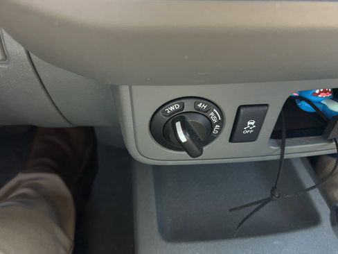 Used 2019 Nissan Frontier SV image 9