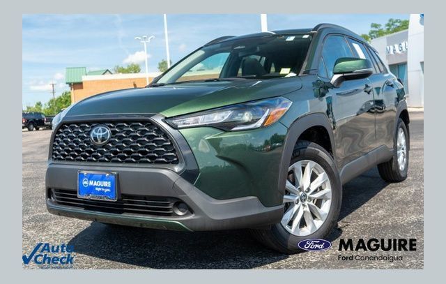 Used 2023 Toyota Corolla Cross LE w/ Moonroof Package AWD/4WD image 1