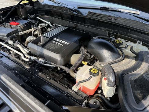 Used 2021 GMC Sierra 1500 AT4 w/ AT4 Premium Package AWD/4WD image 32