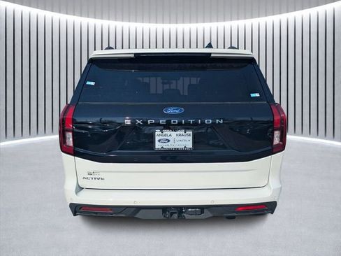New 2026 Ford Expedition Active image 5