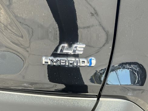 Certified 2022 Toyota RAV4 LE AWD/4WD image 25