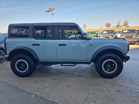 Used 2023 Ford Bronco Badlands w/ Sasquatch Package image 13