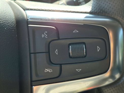 Used 2025 Chevrolet Blazer LT FWD image 21