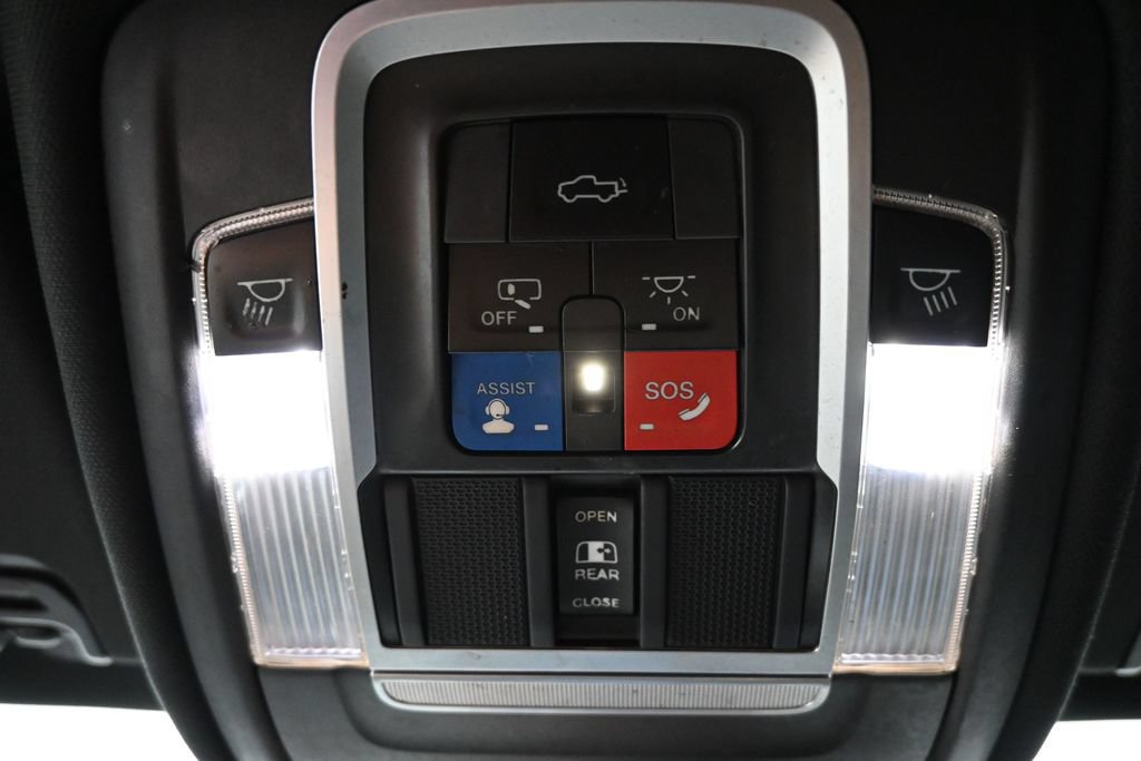 Used 2021 RAM 1500 Laramie AWD/4WD image 19