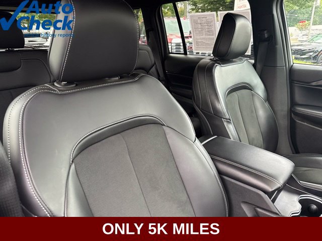 Used 2025 Jeep Grand Cherokee Altitude AWD/4WD image 26