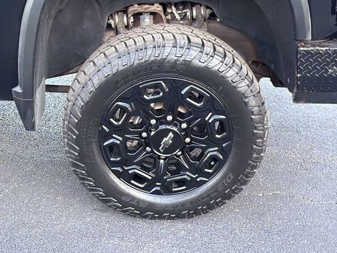 Used 2021 Chevrolet Silverado 2500 Custom w/ Custom Value Package image 37