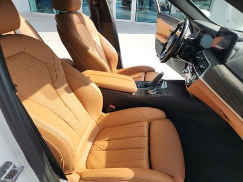 Used 2023 BMW 530i w/ Premium Package image 24