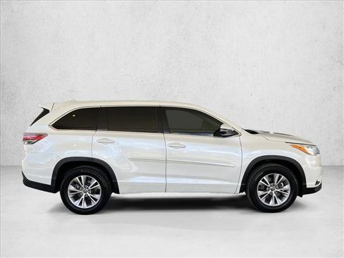 Used 2016 Toyota Highlander Plus image 4