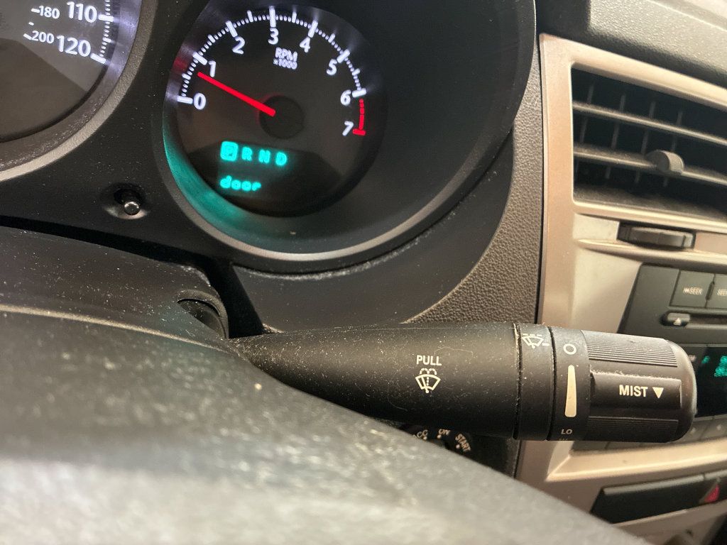 Used 2010 Chrysler Sebring Touring FWD image 22