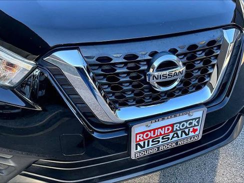 Certified 2020 Nissan Kicks SV image 28