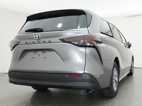 New 2026 Toyota Sienna XLE image 57