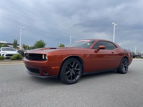 Used 2020 Dodge Challenger SXT w/ Plus Package image 3