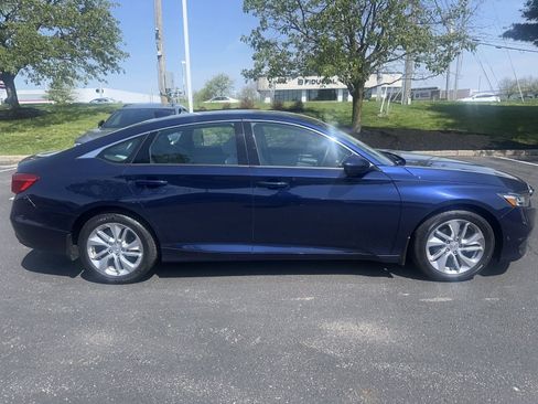 Used 2018 Honda Accord LX image 9