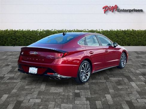 Used 2023 Hyundai Sonata Limited w/ Preferred Accessory Package image 9