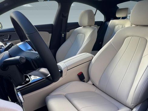 New 2025 Mercedes-Benz CLA 250 4MATIC image 5