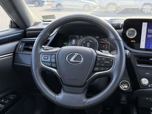 Used 2024 Lexus ES 300h w/ Premium Package image 9