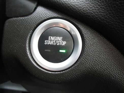 Used 2023 Chevrolet Equinox LT image 18