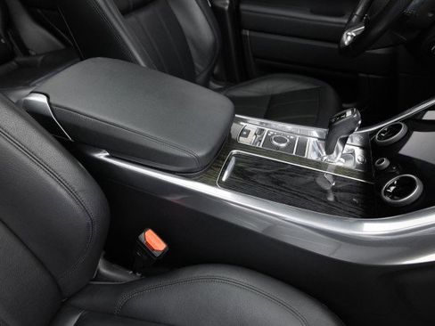 Used 2018 Land Rover Range Rover Sport SE image 28