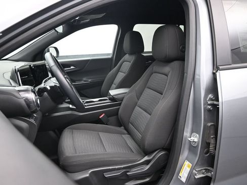 Used 2025 Chevrolet Equinox LT FWD image 19