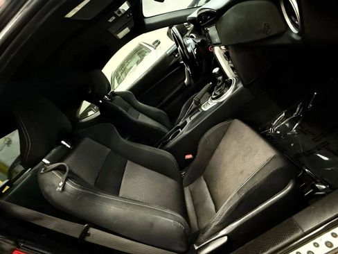 Used 2018 Toyota 86 RWD image 24