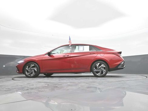 Used 2025 Hyundai Elantra Limited FWD image 41