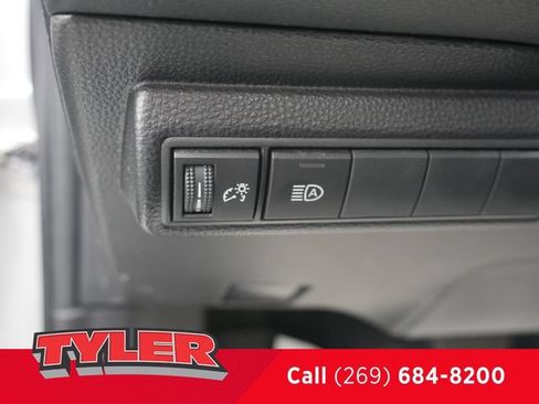 Used 2023 Toyota Corolla LE w/ LE Convenience Package FWD image 22