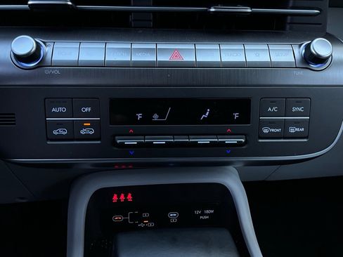 Used 2025 Hyundai Kona SEL image 28