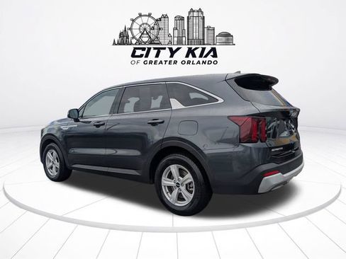 Certified 2024 Kia Sorento LX FWD image 5