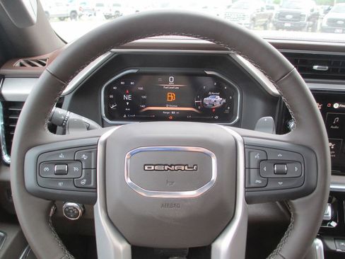 New 2026 GMC Sierra 1500 Denali w/ Denali Reserve Package AWD/4WD image 17