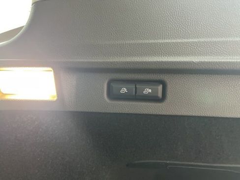 Used 2021 Lincoln Corsair Standard w/ Premium Package image 13