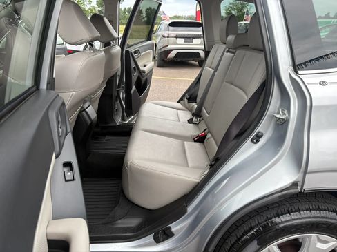 Used 2014 Subaru Forester 2.5i Touring AWD/4WD image 19