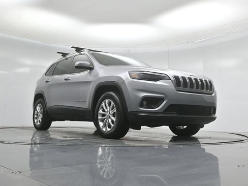 Used 2019 Jeep Cherokee Latitude w/ Popular Appearance Group AWD/4WD image 42