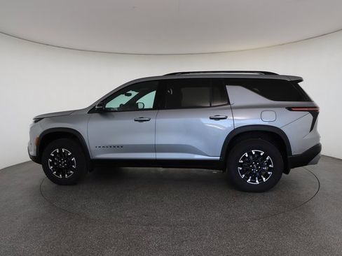 Used 2025 Chevrolet Traverse Z71 w/ Enhanced Driving Package image 7