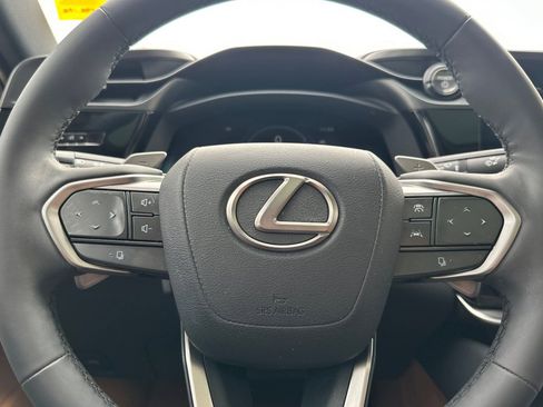 Used 2023 Lexus RZ 450e Premium image 28