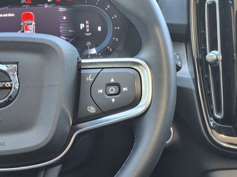 Used 2024 Volvo XC40 B5 Plus w/ Climate Package image 31