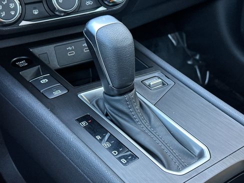 Used 2025 Nissan Kicks SV image 20