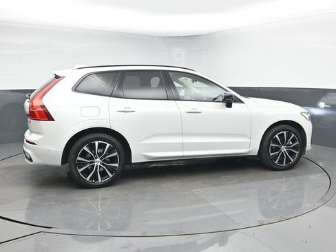 Used 2023 Volvo XC60 B5 Plus w/ Climate Package AWD/4WD image 9