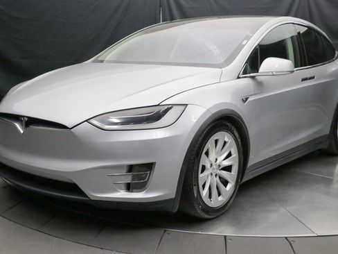 Used 2016 Tesla Model X 90D image 7