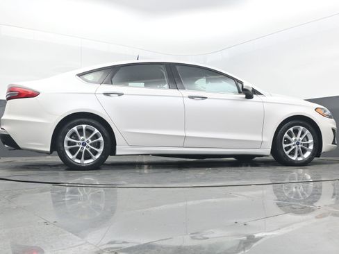 Used 2019 Ford Fusion SE image 22