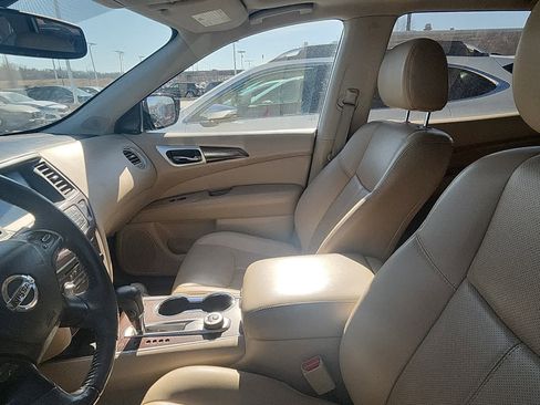 Used 2017 Nissan Pathfinder Platinum image 8