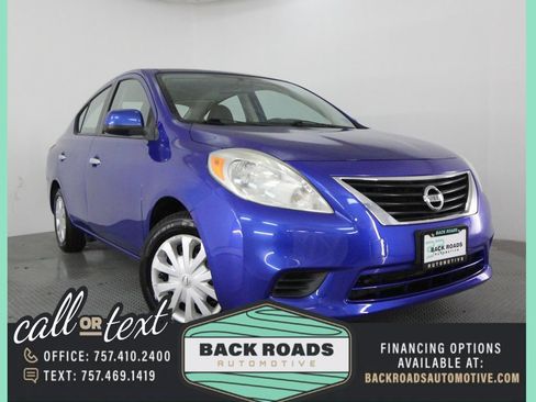 Used 2013 Nissan Versa SV w/ Convenience Pkg FWD image 1