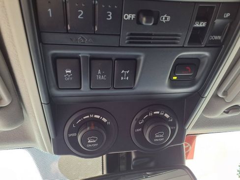 Used 2024 Toyota 4Runner TRD Off-Road Premium w/ Moonroof Package AWD/4WD image 32