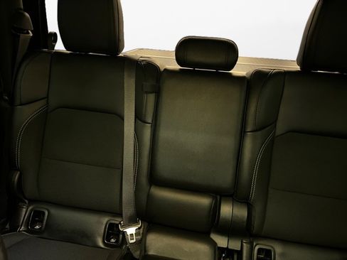 Used 2021 Jeep Gladiator Sport image 15